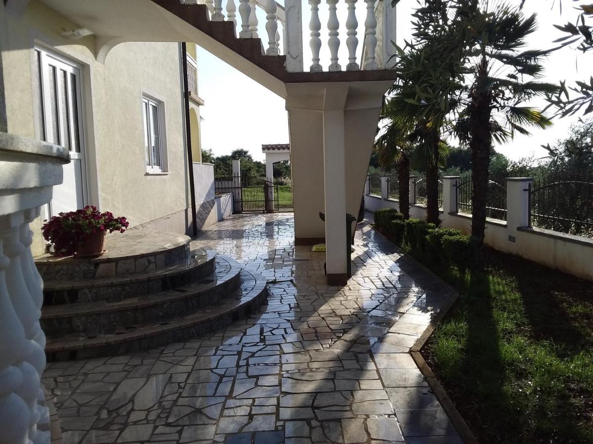 House Apartments Ariamare Πόρετς Εξωτερικό φωτογραφία