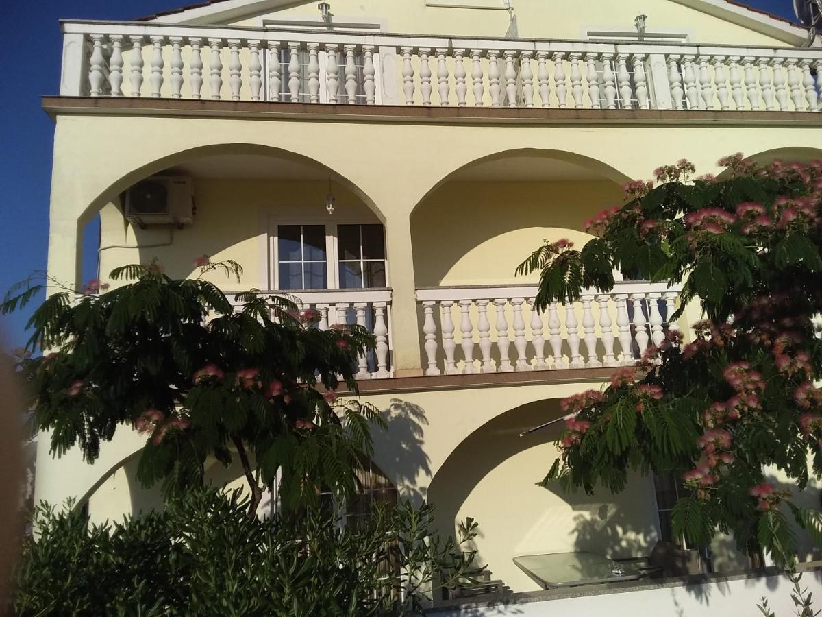 House Apartments Ariamare Πόρετς Εξωτερικό φωτογραφία