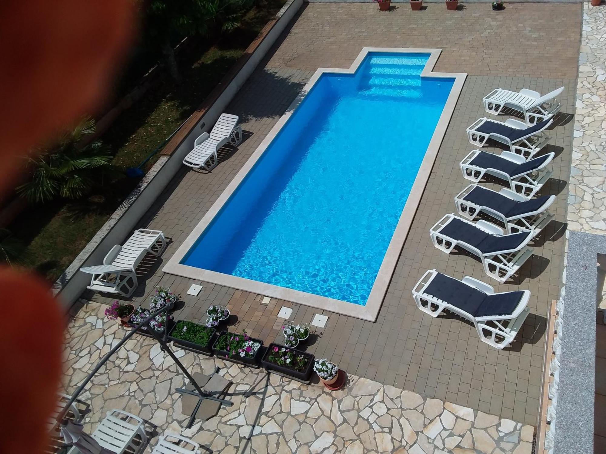 House Apartments Ariamare Πόρετς Εξωτερικό φωτογραφία