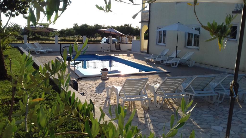 House Apartments Ariamare Πόρετς Εξωτερικό φωτογραφία