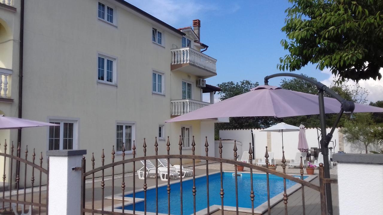 House Apartments Ariamare Πόρετς Εξωτερικό φωτογραφία